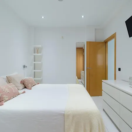 Homeforguest Modern In The Centre Of Puerto Del Rosario Apartmán